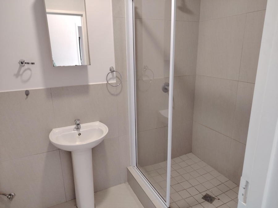 To Let 1 Bedroom Property for Rent in Buhrein Western Cape